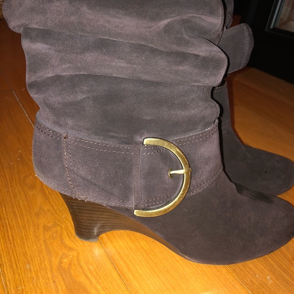 Boots - Picture 3 of 8